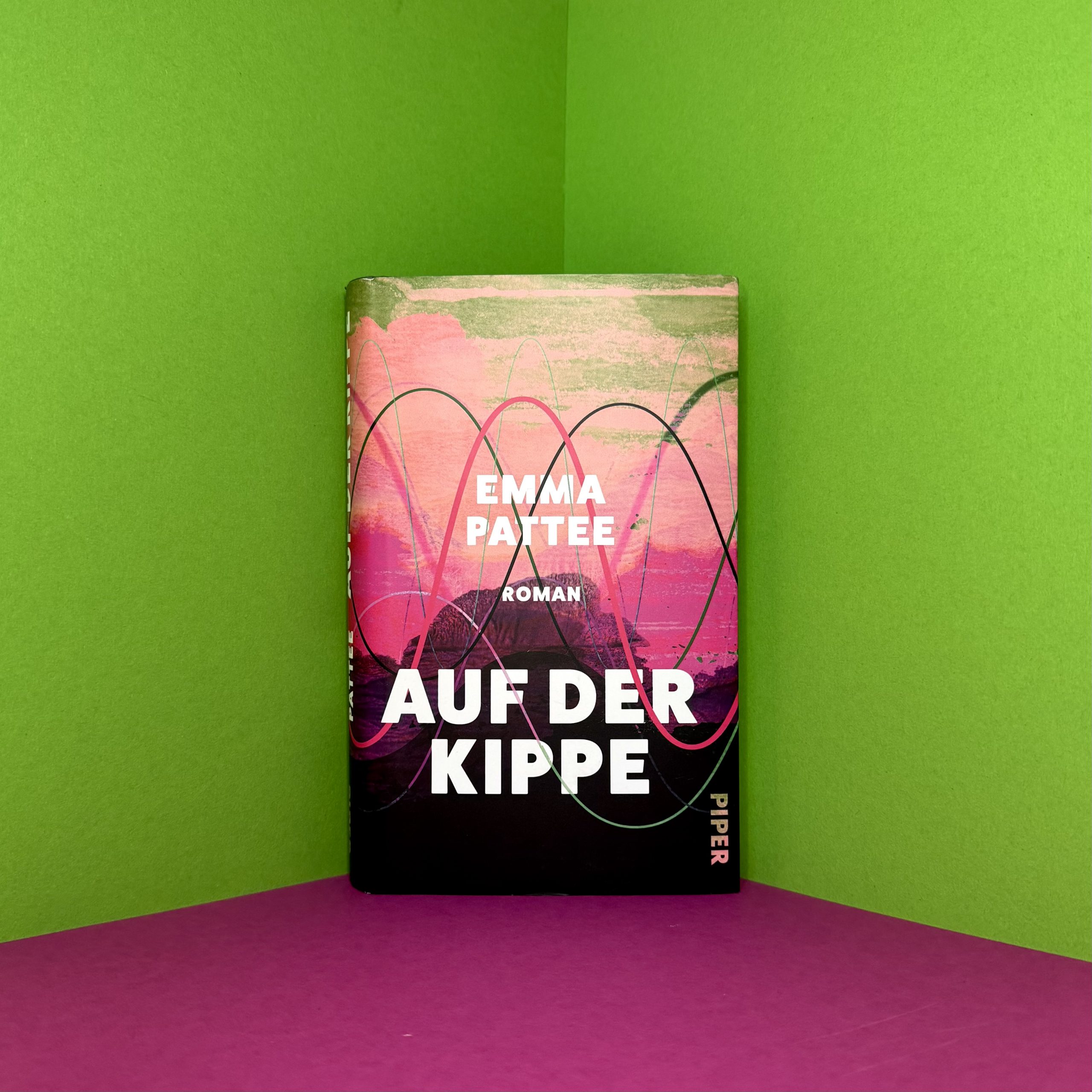 Auf der Kippe Emma Pattee Rezension