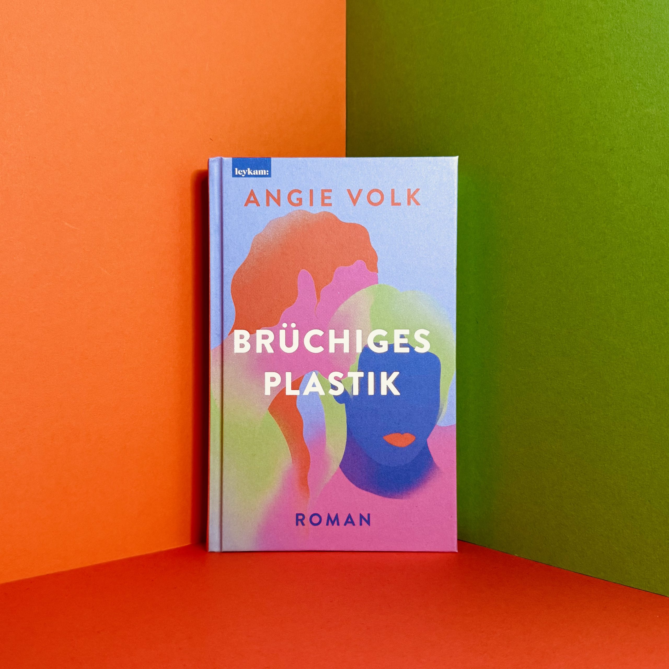 Brüchiges Plastik Angie Volk