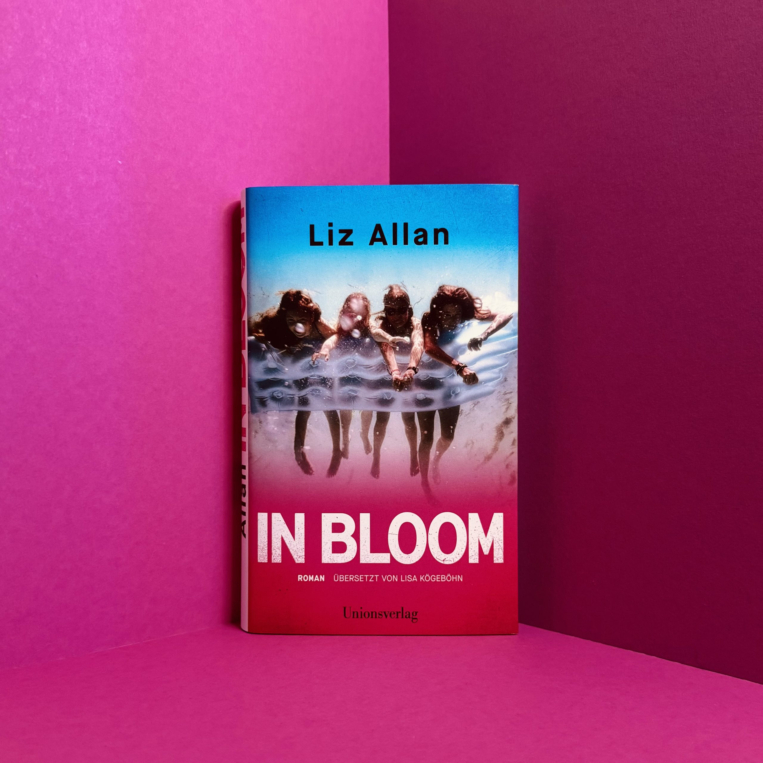 IN BLOOM von Liz Allan